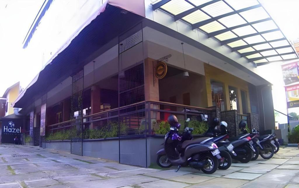 Hazotel Semarang Exterior photo
